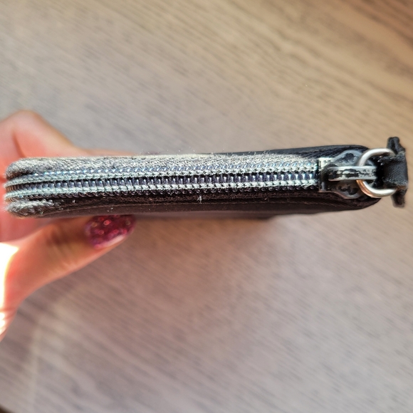 Authentic Prada Tessuto Nylon Zip Wallet - Picture 6 of 16